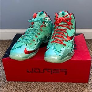 Lebron 11 Christmas